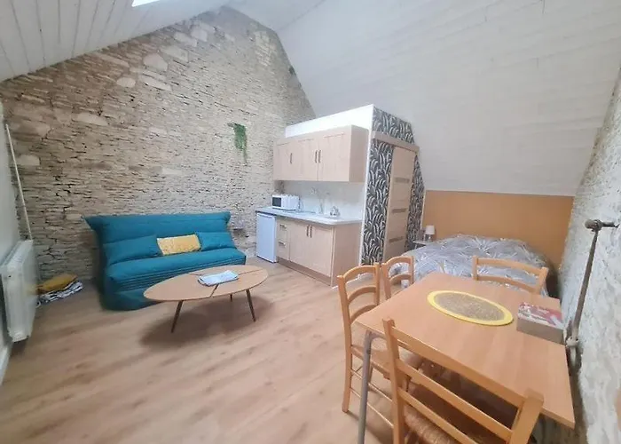 With Large Garden Apartment *